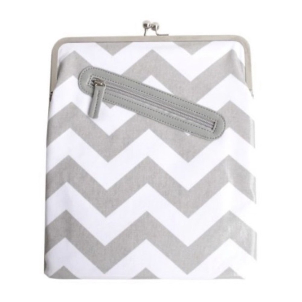 Kailo Chic Gray Chevron iPad Tablet‎ Sleeve NWOT